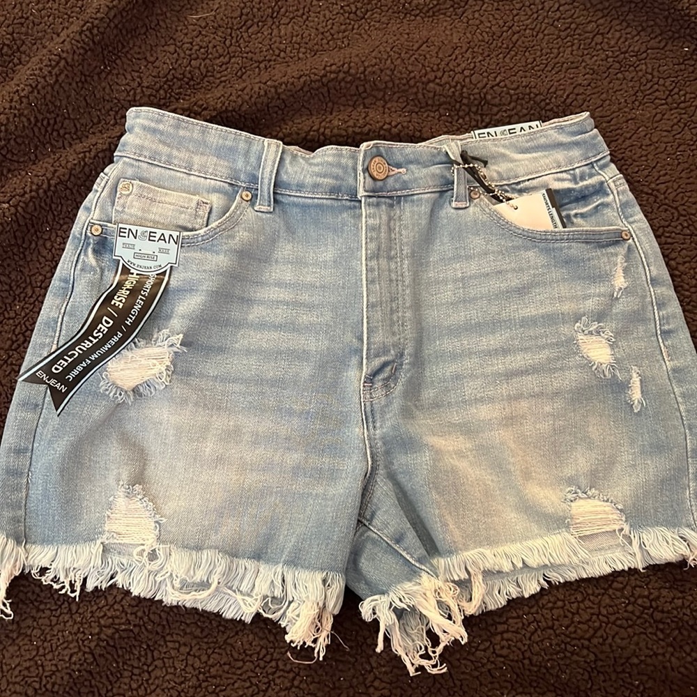 Short length high-rise destructed new never worn